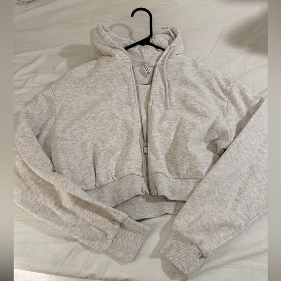 H+M Divided Cropped Hoodie - Picture 3 of 3